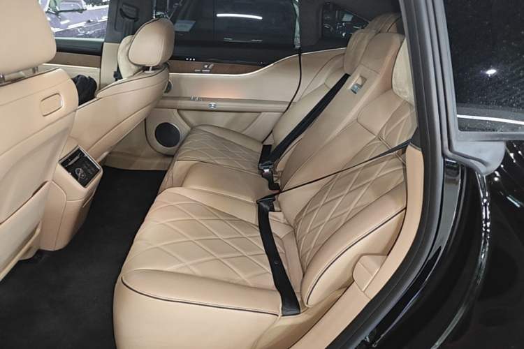 Used Hima Stelato S9 2026 Model Range-Extender Ultra, Rear-wheel Drive, 53kWh Left Rear Seat