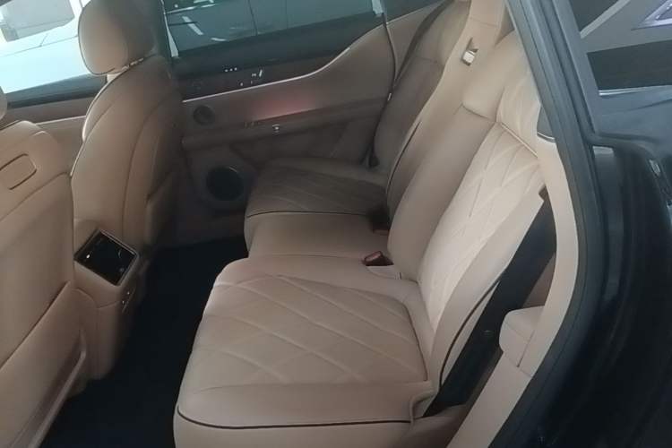 Used Hima Stelato S9 2026 Model Range-Extender Ultra, Rear-wheel Drive, 53kWh Left Rear Seat