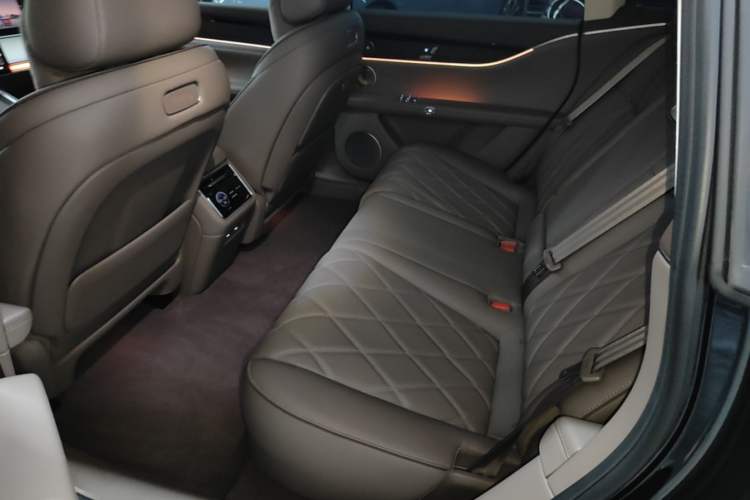 Used Hima Stelato S9 2026 Model Range-Extender Ultra, Rear-wheel Drive, 53kWh Left Rear Seat