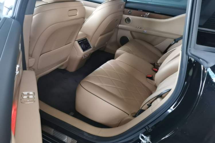 Used Hima Stelato S9 2026 Model Range-Extender Ultra, Rear-wheel Drive, 53kWh Left Rear Seat