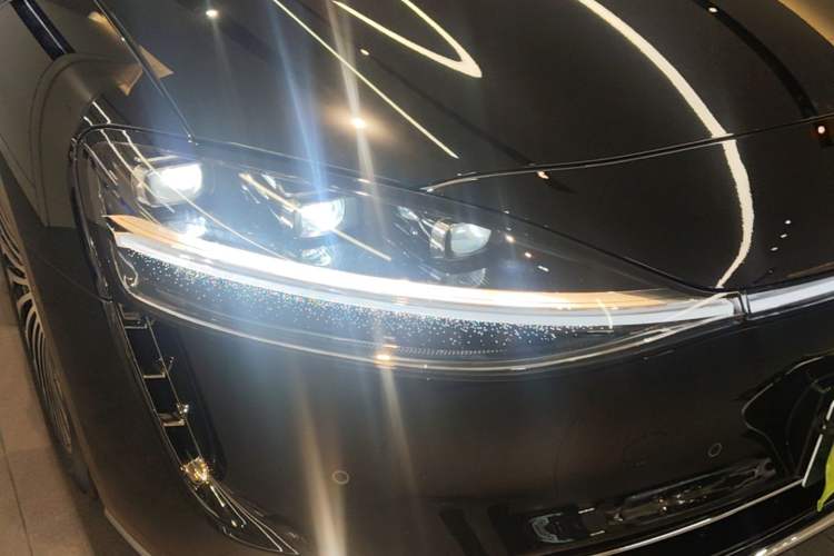 Used Hima Stelato S9 2026 Model, Range-Extended Max Rear-Drive 37kWh Right Front Headlight
