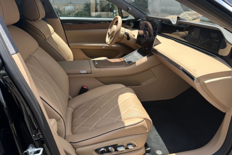 Used Hima Stelato S9 2026 Model Range-Extender Ultra, Rear-wheel Drive, 53kWh Right Front Seat