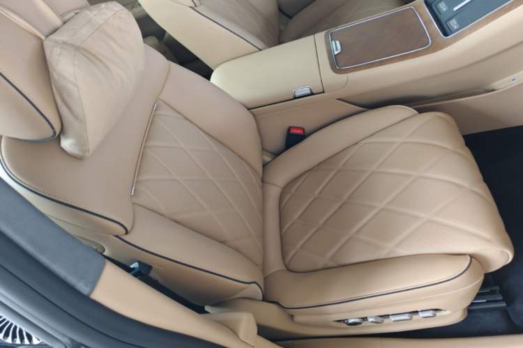 Used Hima Stelato S9 2026 Model Range-Extender Ultra, Rear-wheel Drive, 53kWh Right Front Seat
