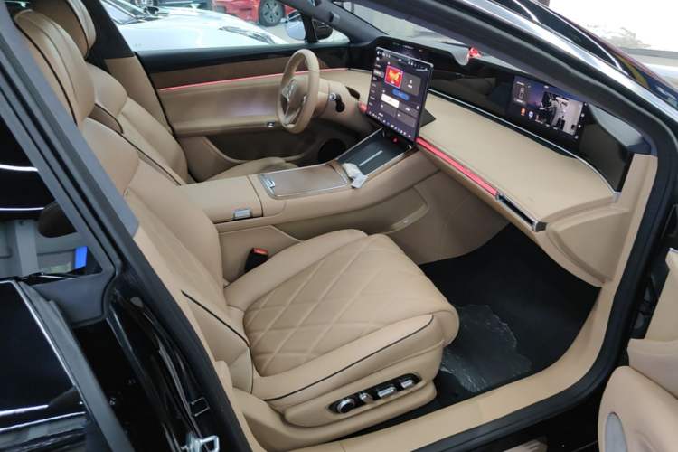 Used Hima Stelato S9 2026 Model Range-Extender Ultra, Rear-wheel Drive, 53kWh Right Front Seat
