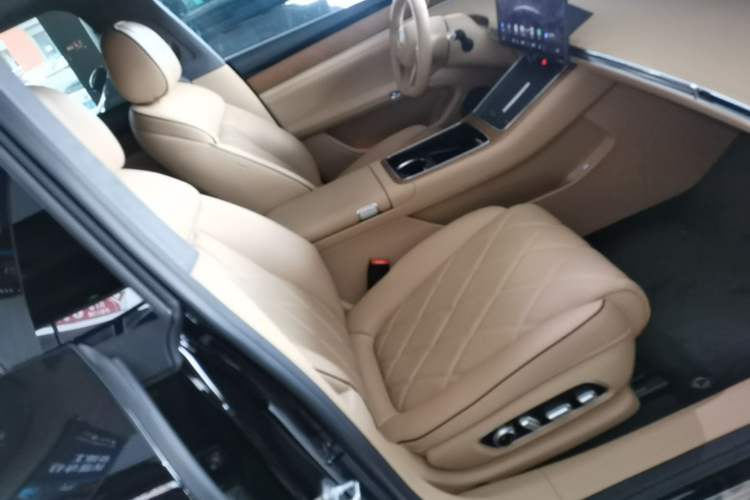 Used Hima Stelato S9 2026 Model Range-Extender Ultra, Rear-wheel Drive, 53kWh Right Front Seat
