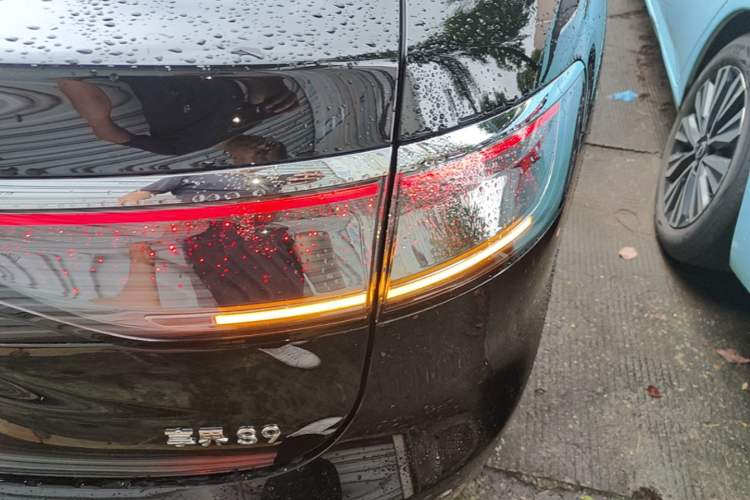 Used Hima Stelato S9 2026 Model Range-Extender Ultra, Rear-wheel Drive, 53kWh Right Rear Taillight