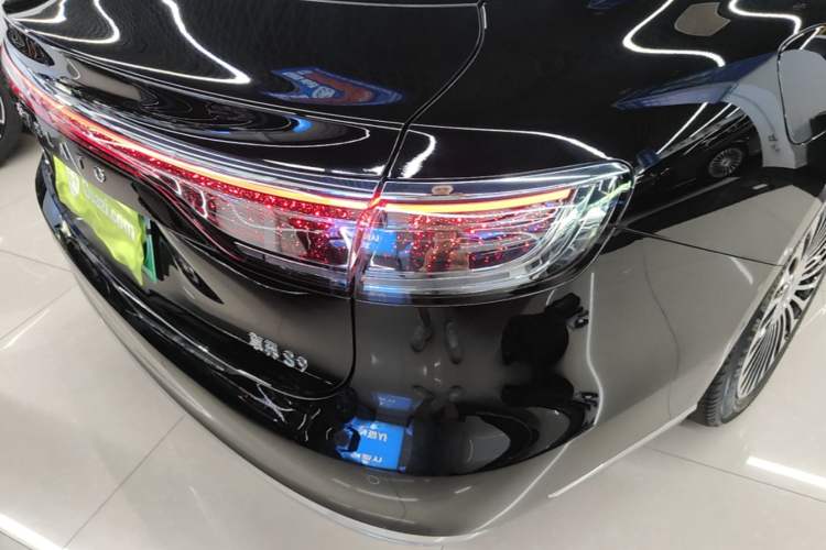 Used Hima Stelato S9 2026 Model Range-Extender Ultra, Rear-wheel Drive, 53kWh Right Rear Taillight