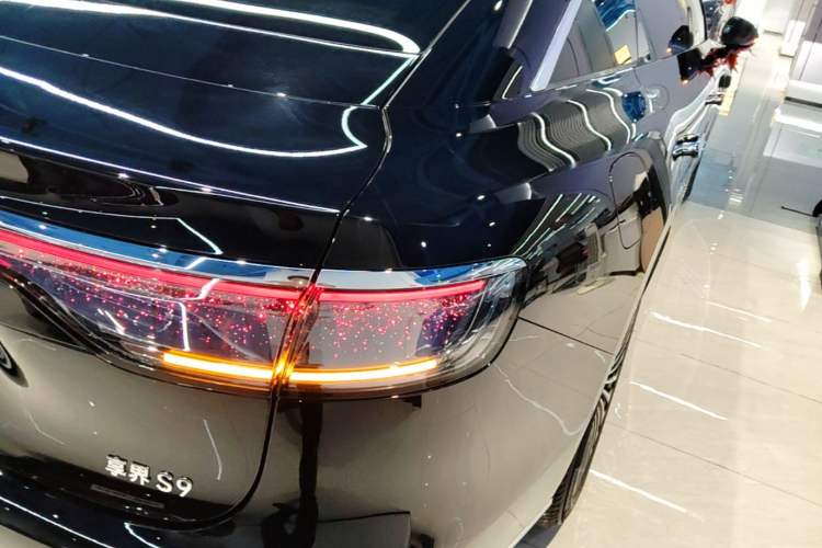 Used Hima Stelato S9 2026 Model Range-Extender Ultra, Rear-wheel Drive, 53kWh Right Rear Taillight