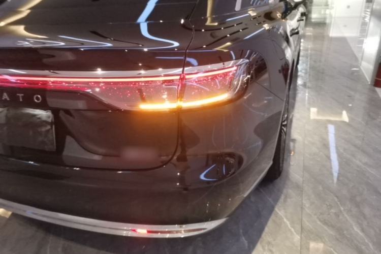 Used Hima Stelato S9 2026 Model Range-Extender Ultra, Rear-wheel Drive, 53kWh Right Rear Taillight