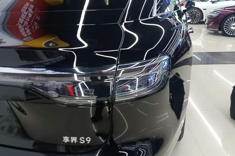 Used Hima Stelato S9 2026 Model Range-Extender Ultra, Rear-wheel Drive, 53kWh Right Rear Taillight