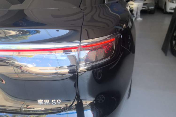 Used Hima Stelato S9 2026 Model Pure Electric Max Rear-Wheel-Drive 100kWh (896-line LiDAR) Right Rear Taillight