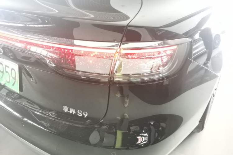 Used Hima Stelato S9 2026 Model Range-Extender Ultra, Rear-wheel Drive, 53kWh Right Rear Taillight