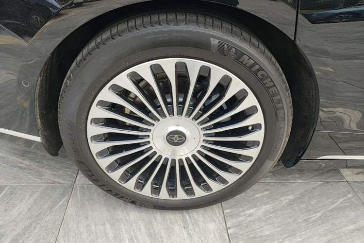 Used Hima Stelato S9 2026 Model Range-Extender Ultra, Rear-wheel Drive, 53kWh Right Rear Wheel Hub
