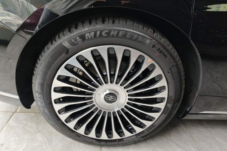 Used Hima Stelato S9 2026 Model Range-Extender Ultra, Rear-wheel Drive, 53kWh Right Rear Wheel Hub
