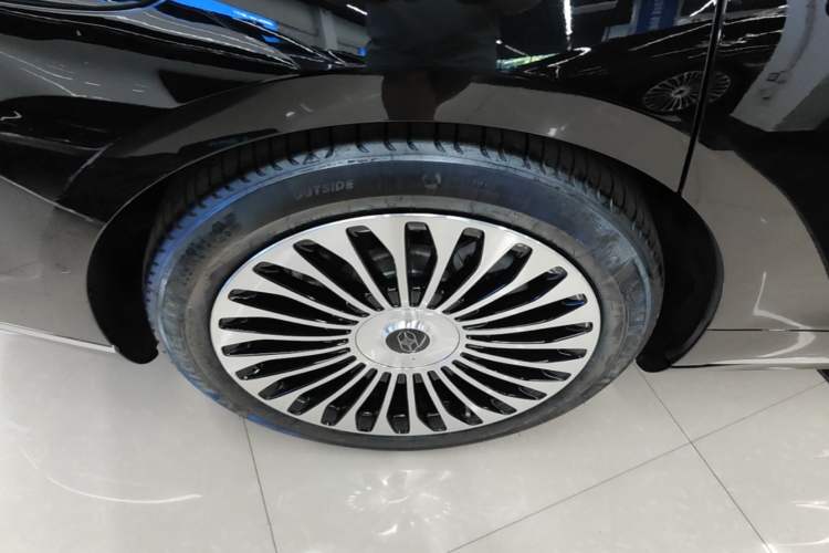Used Hima Stelato S9 2026 Model Range-Extender Ultra, Rear-wheel Drive, 53kWh Right Rear Wheel Hub