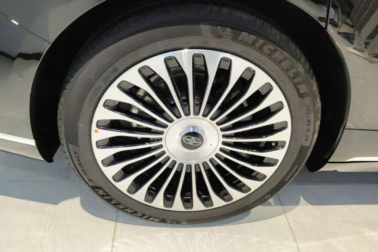 Used Hima Stelato S9 2026 Model Range-Extender Ultra, Rear-wheel Drive, 53kWh Right Rear Wheel Hub
