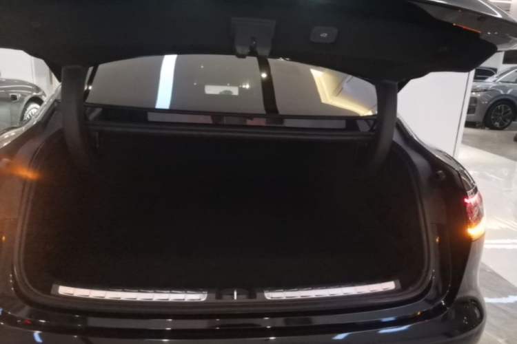 Used Hima Stelato S9 2026 Model Range-Extender Ultra, Rear-wheel Drive, 53kWh Trunk