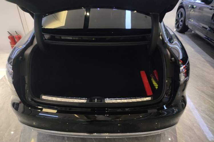 Used Hima Stelato S9 2026 Model Range-Extender Ultra, Rear-wheel Drive, 53kWh Trunk