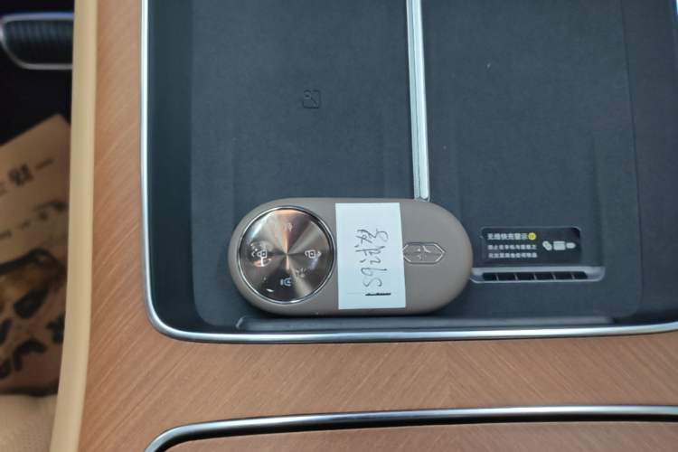 Used Hima Stelato S9 2026 Model Range-Extender Ultra, Rear-wheel Drive, 53kWh Vehicle Key