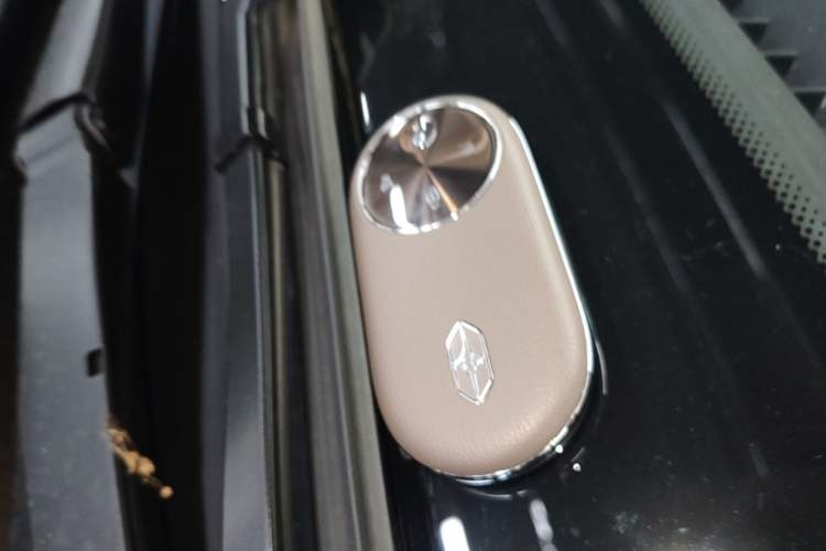 Used Hima Stelato S9 2026 Model Range-Extender Ultra, Rear-wheel Drive, 53kWh Vehicle Key