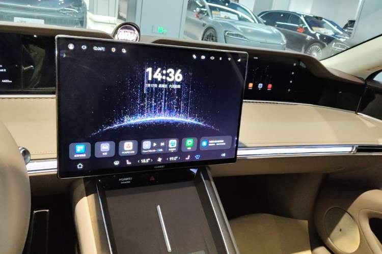 Used Hima Stelato S9 2026 Model Range-Extender Ultra, Rear-wheel Drive, 53kWh Audio And AC Panel