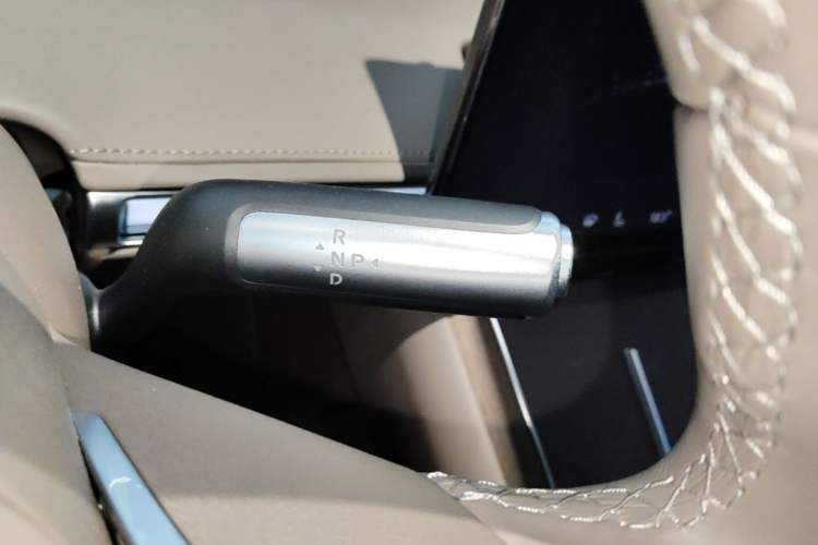 Used Hima Stelato S9 2026 Model Range-Extender Ultra, Rear-wheel Drive, 53kWh Gear Lever