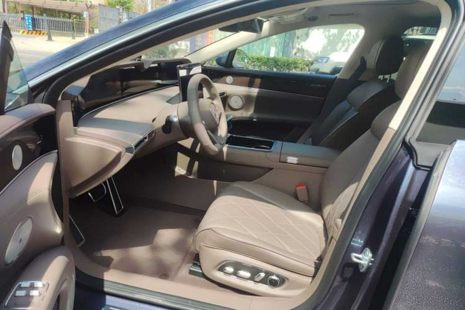 Used Hima Stelato S9 2026 Model Extended-Range Ultra Rear-Wheel Drive 53kWh (896-line LiDAR) Left Front Seat