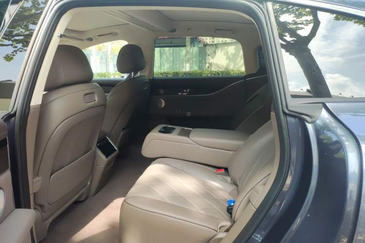 Used Hima Stelato S9 2026 Model Extended-Range Ultra Rear-Wheel Drive 53kWh (896-line LiDAR) Left Rear Seat