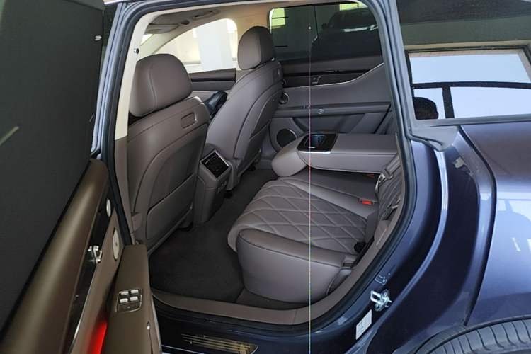 Used Hima Stelato S9 2026 Model Pure-Electric Ultra All-Wheel Drive 100 kWh Left Rear Seat