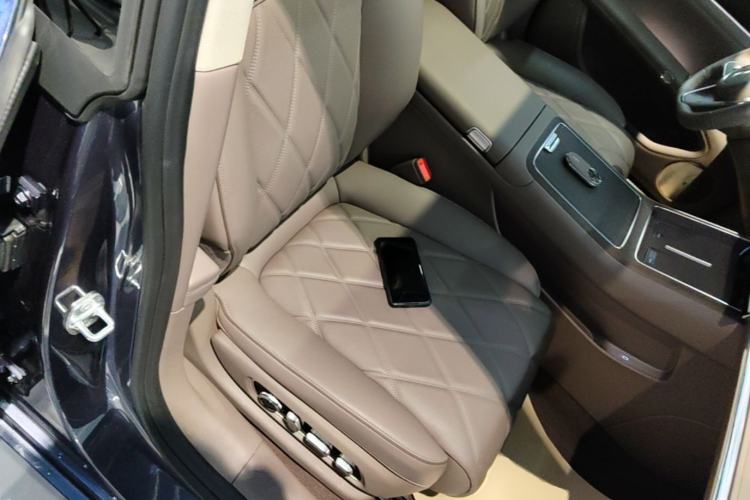 Used Hima Stelato S9 2026 Model Range-Extender Ultra, Rear-wheel Drive, 53kWh Right Front Seat