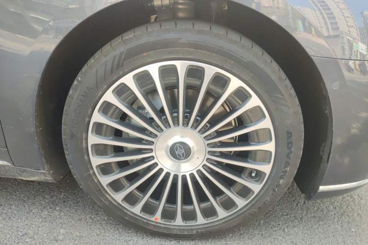 Used Hima Stelato S9 2026 Model Extended-Range Ultra Rear-Wheel Drive 53kWh (896-line LiDAR) Right Front Wheel Hub