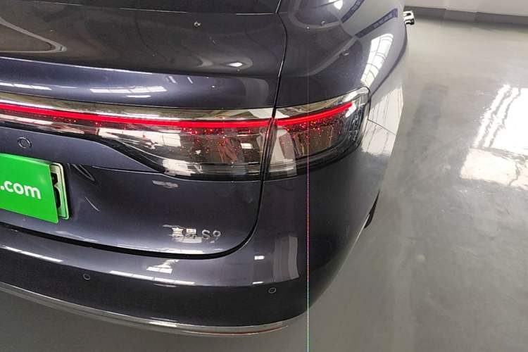 Used Hima Stelato S9 2026 Model Pure-Electric Ultra All-Wheel Drive 100 kWh Right Rear Taillight