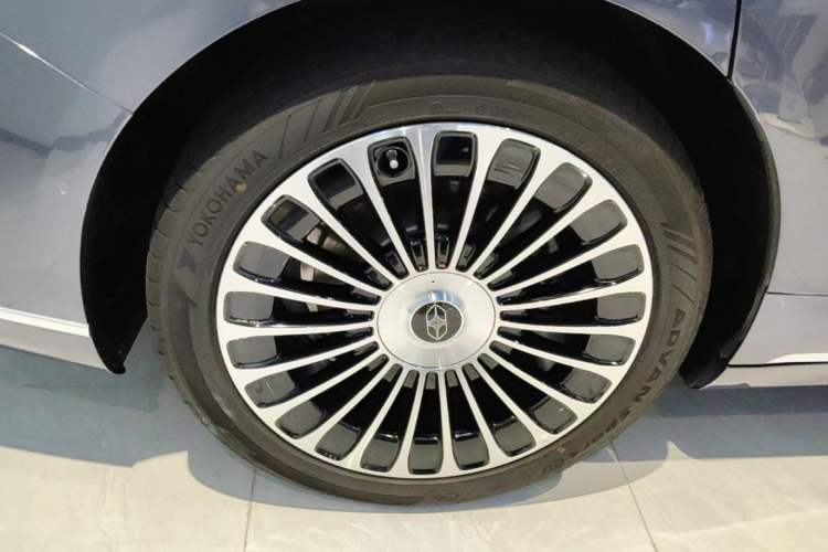 Used Hima Stelato S9 2026 Model Range-Extender Ultra, Rear-wheel Drive, 53kWh Right Rear Wheel Hub