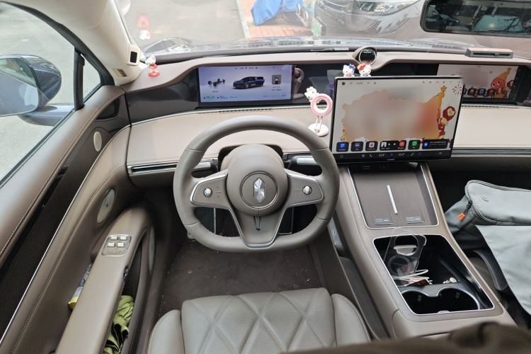Used Hima Stelato S9 2026 Model Range-Extender Ultra, Rear-wheel Drive, 53kWh Steering Wheel