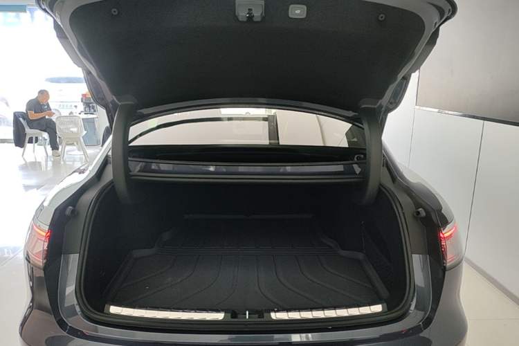 Used Hima Stelato S9 2026 Model Range-Extender Ultra, Rear-wheel Drive, 53kWh Trunk