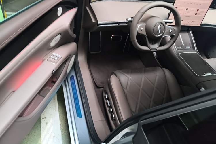 Used Hima Stelato S9 2026 Model Range-Extender Ultra, Rear-wheel Drive, 53kWh Driver Seat