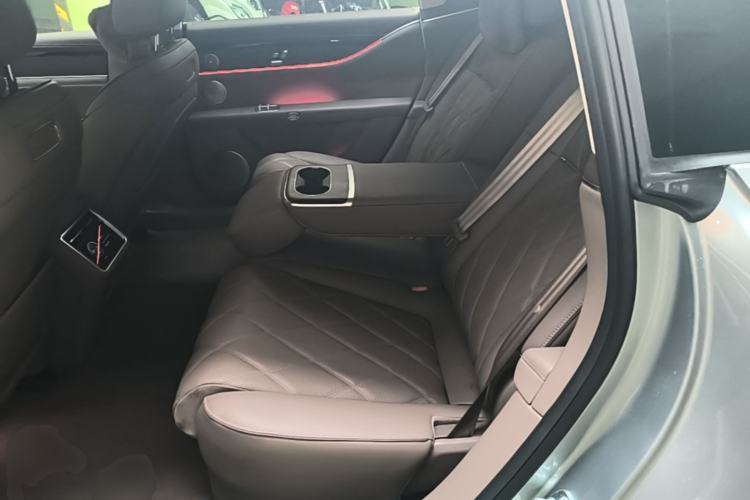 Used Hima Stelato S9 2026 Model Range-Extender Ultra, Rear-wheel Drive, 53kWh Left Rear Seat