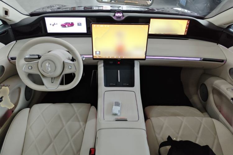 Used Hima Stelato S9 2026 Model Range-Extender Ultra, Rear-wheel Drive, 53kWh Center Console