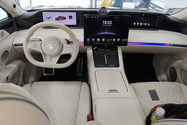 Used Hima Stelato S9 2026 Model Range-Extender Ultra, Rear-wheel Drive, 53kWh Center Console