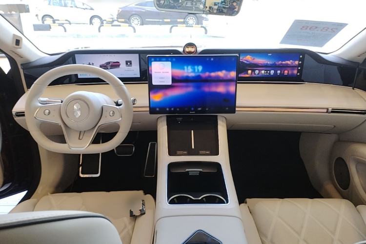 Used Hima Stelato S9 2026 Model Range-Extender Ultra, Rear-wheel Drive, 53kWh Center Console