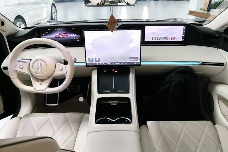 Used Hima Stelato S9 2026 Model Range-Extender Ultra, Rear-wheel Drive, 53kWh Center Console