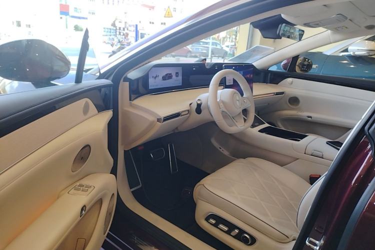 Used Hima Stelato S9 2026 Model Range-Extender Ultra, Rear-wheel Drive, 53kWh Driver Seat