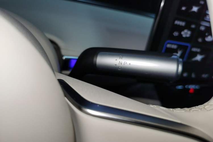 Used Hima Stelato S9 2026 Model Range-Extender Ultra, Rear-wheel Drive, 53kWh Gear Lever