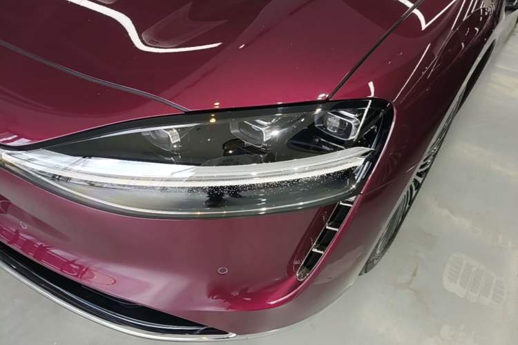 Used Hima Stelato S9 2026 Model Range-Extender Ultra, Rear-wheel Drive, 53kWh Left Front Headlight