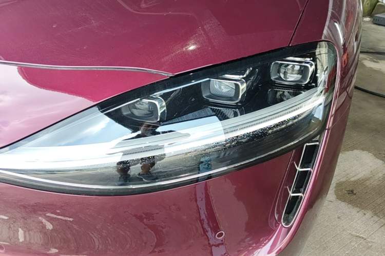 Used Hima Stelato S9 2026 Model Range-Extender Ultra, Rear-wheel Drive, 53kWh Left Front Headlight