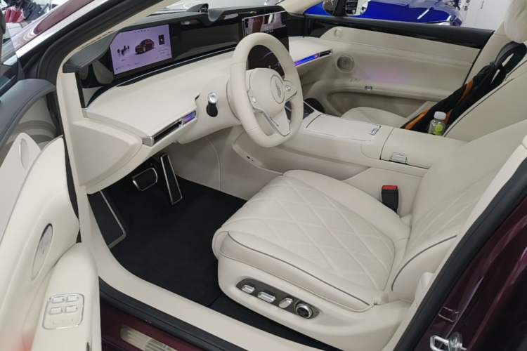 Used Hima Stelato S9 2026 Model Range-Extender Ultra, Rear-wheel Drive, 53kWh Left Front Seat