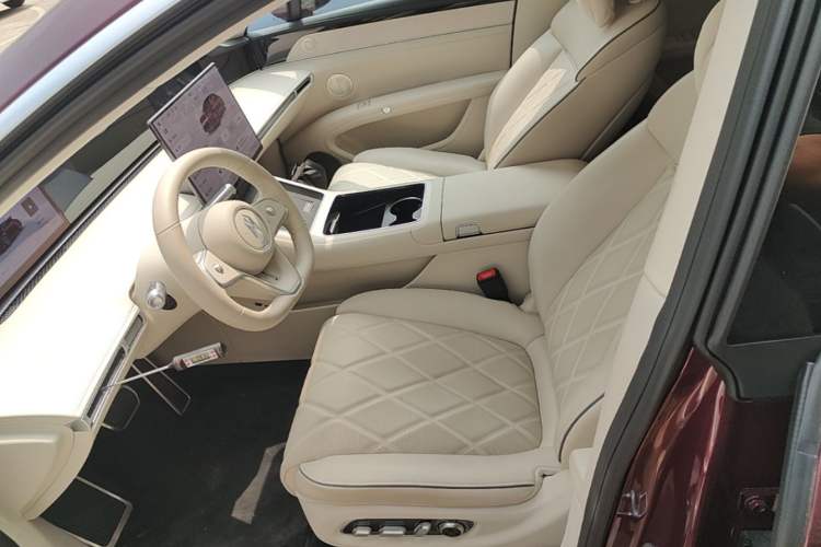 Used Hima Stelato S9 2026 Model Range-Extender Ultra, Rear-wheel Drive, 53kWh Left Front Seat