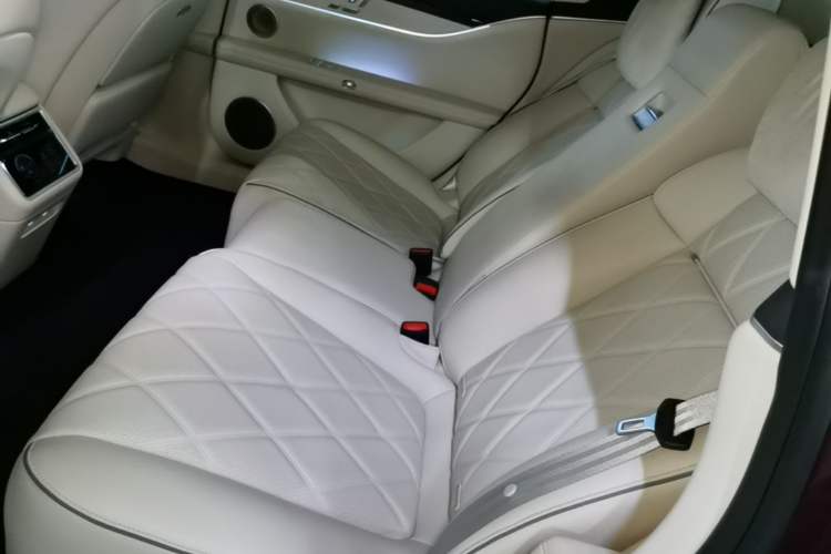 Used Hima Stelato S9 2026 Model Range-Extender Ultra, Rear-wheel Drive, 53kWh Left Rear Seat