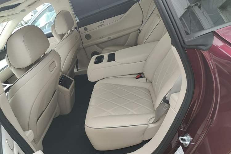 Used Hima Stelato S9 2026 Model Range-Extender Ultra, Rear-wheel Drive, 53kWh Left Rear Seat