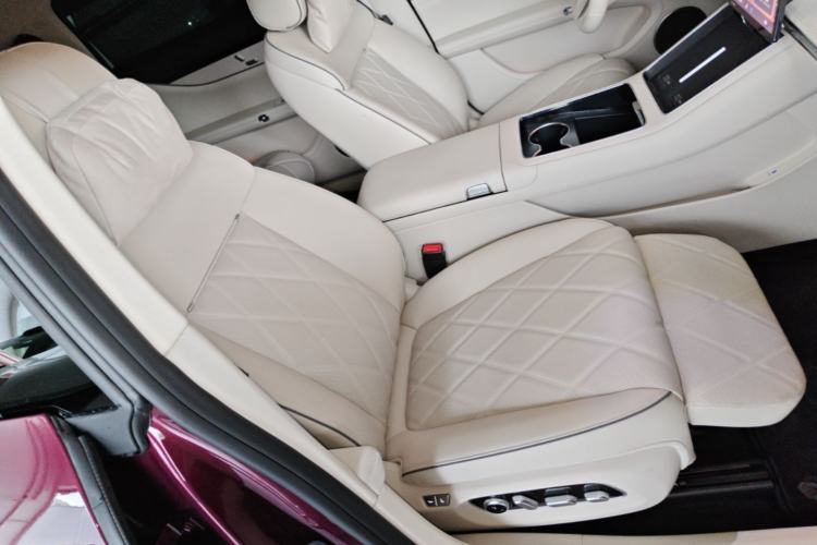 Used Hima Stelato S9 2026 Model Range-Extender Ultra, Rear-wheel Drive, 53kWh Right Front Seat